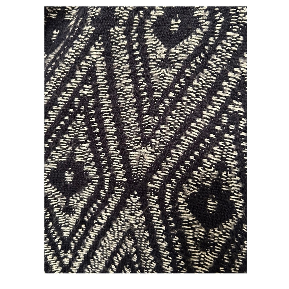 Ruby Rd. Navy and White Geometric Fringe Cardigan - Picture 6 of 15